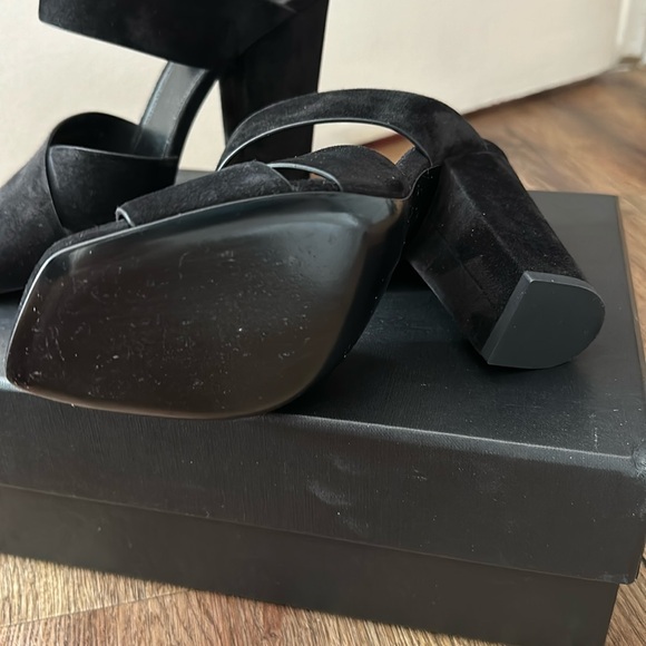 Saint Laurent Cross Sandal - Picture 4 of 8